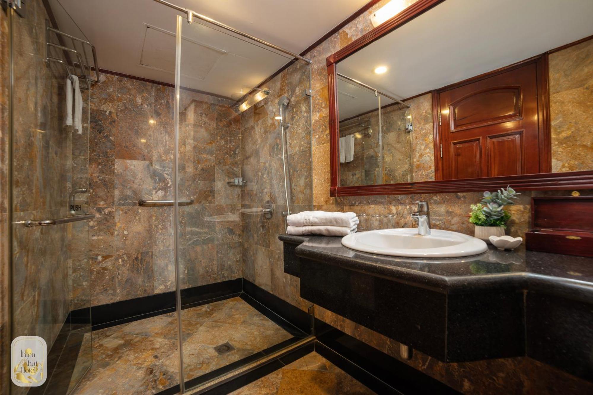 Thien Thai Hotel & Spa Hanoi Buitenkant foto
